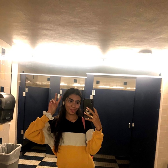 Meet your Posher, Gaby - Picture 1 of 1